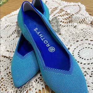 Rothy’s shoes- point